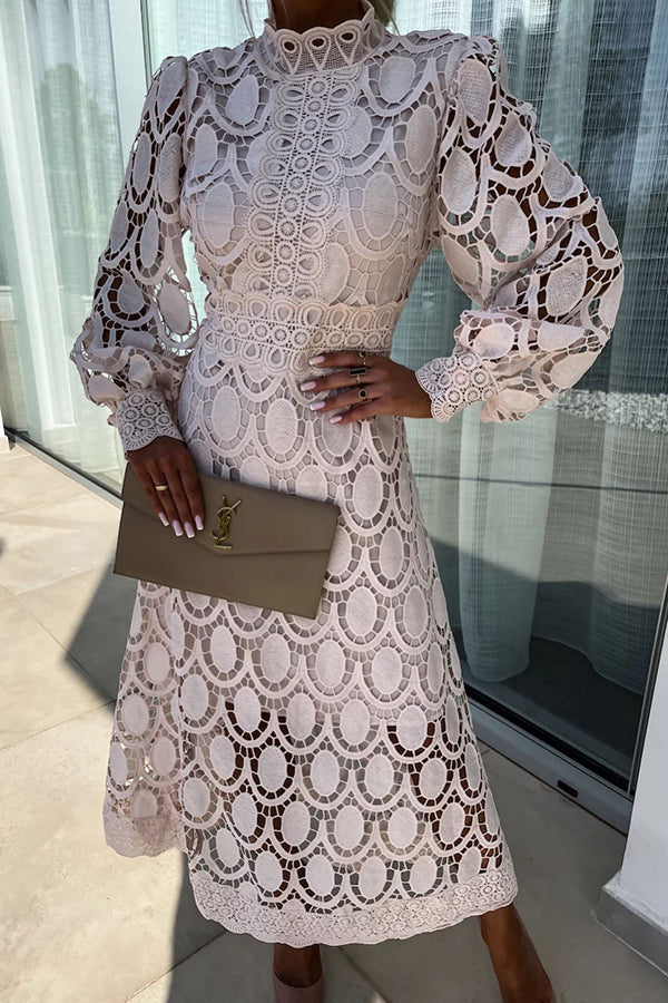 Alessia Abito in Pizzo Elegante