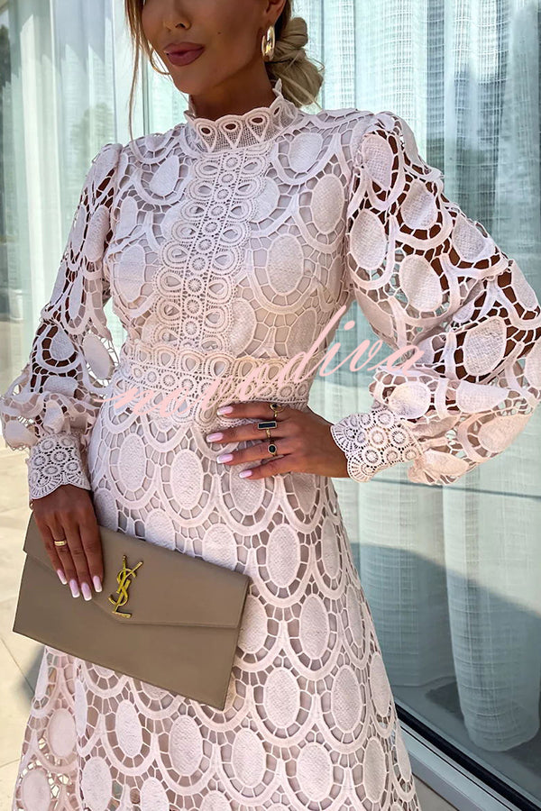 Alessia Abito in Pizzo Elegante